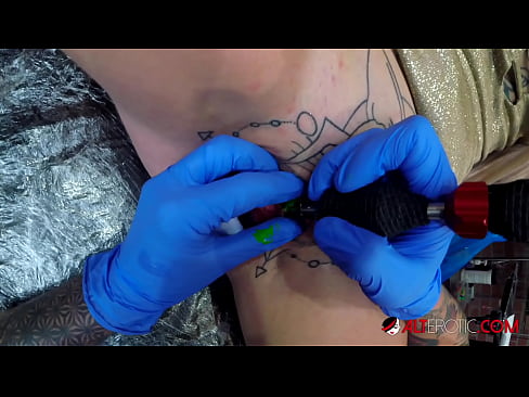 ❤️ Äärimmäisen tatuoitu hottie Sully Savage sai tatuoinnin klitorikseen ☑ Pornovideo at fi.onlyhdporn.ru ☑